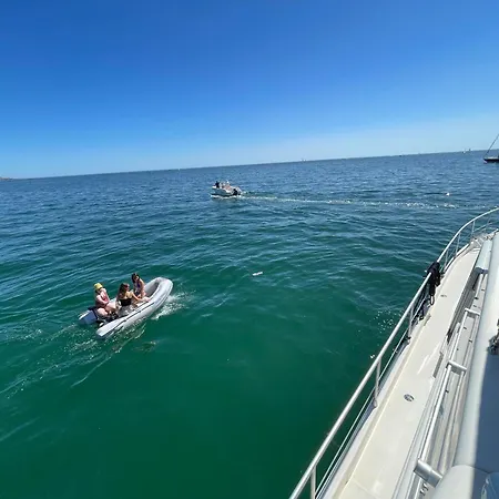 Yacht Twenty Seven Båthotell *