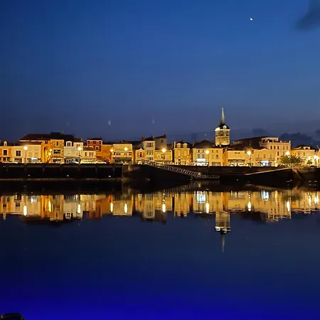 Yacht Twenty Seven Båthotell *