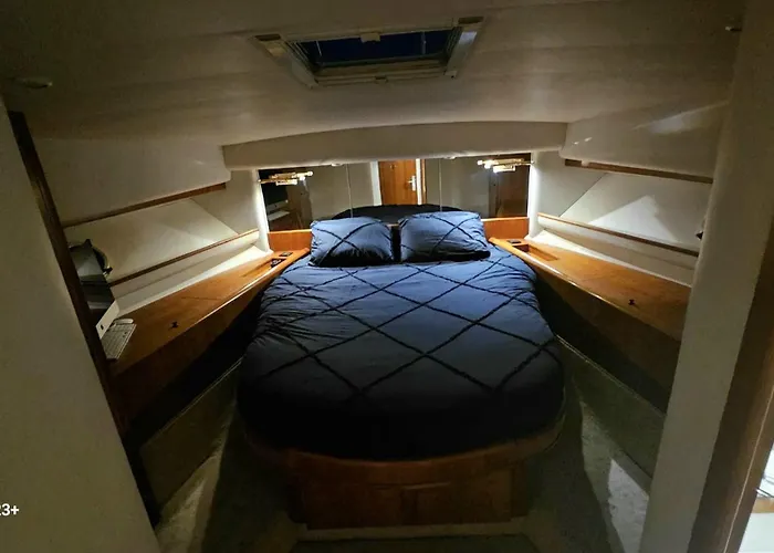 Yacht Twenty Seven * Les Sables-dʼOlonne