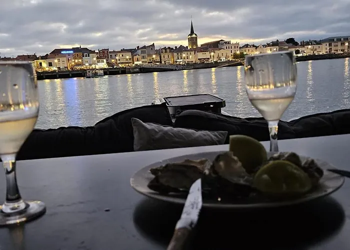 Yacht Twenty Seven Bådhotel Les Sables-dʼOlonne