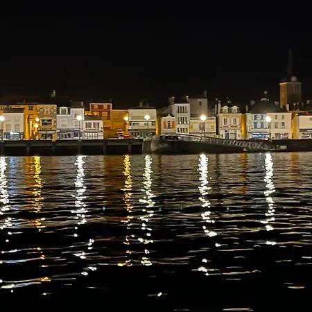 船上ホテル Yacht Twenty Seven *