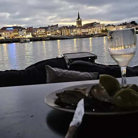 Twenty Seven Hotel en barco Les Sables-dʼOlonne