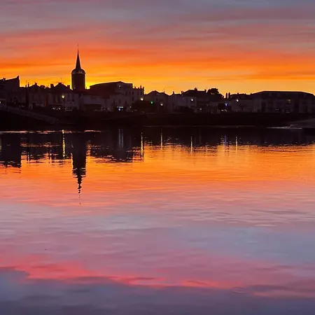 Yacht Twenty Seven レ・サ​​ーブル・ドロンヌ