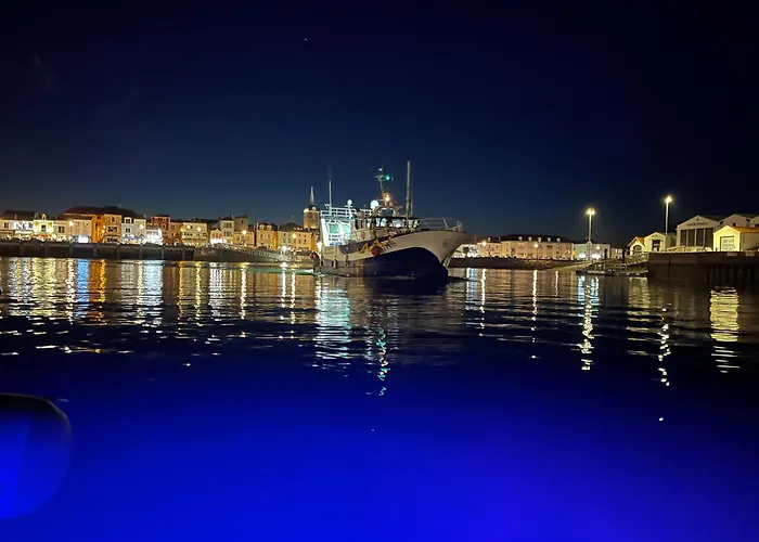 Yacht Twenty Seven *