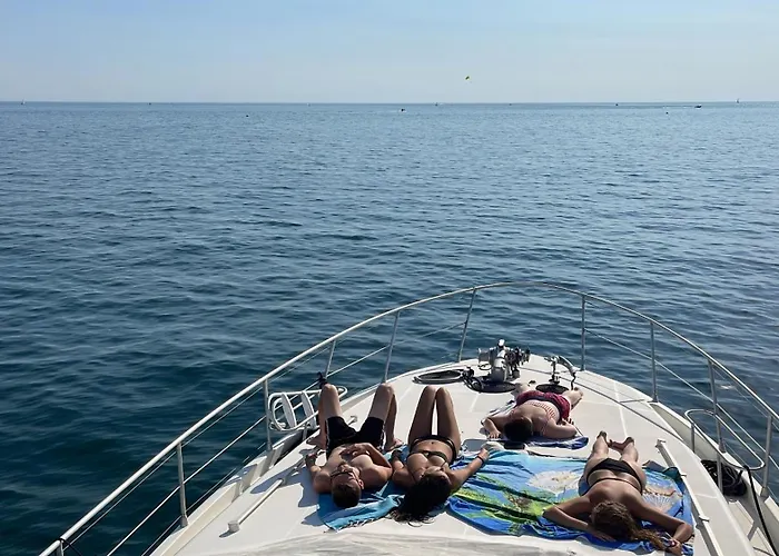 Bateau-hôtel Yacht Twenty Seven