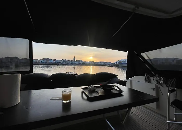 Yacht Twenty Seven *