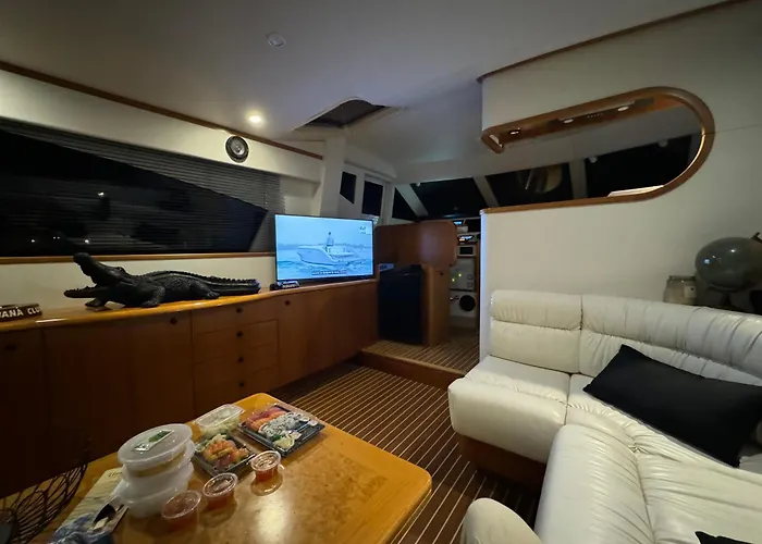 Bateau-hôtel Yacht Twenty Seven